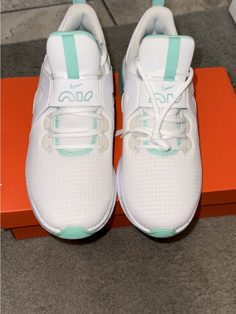 Nike White and Mint Green Women's Athletic Running Shoes